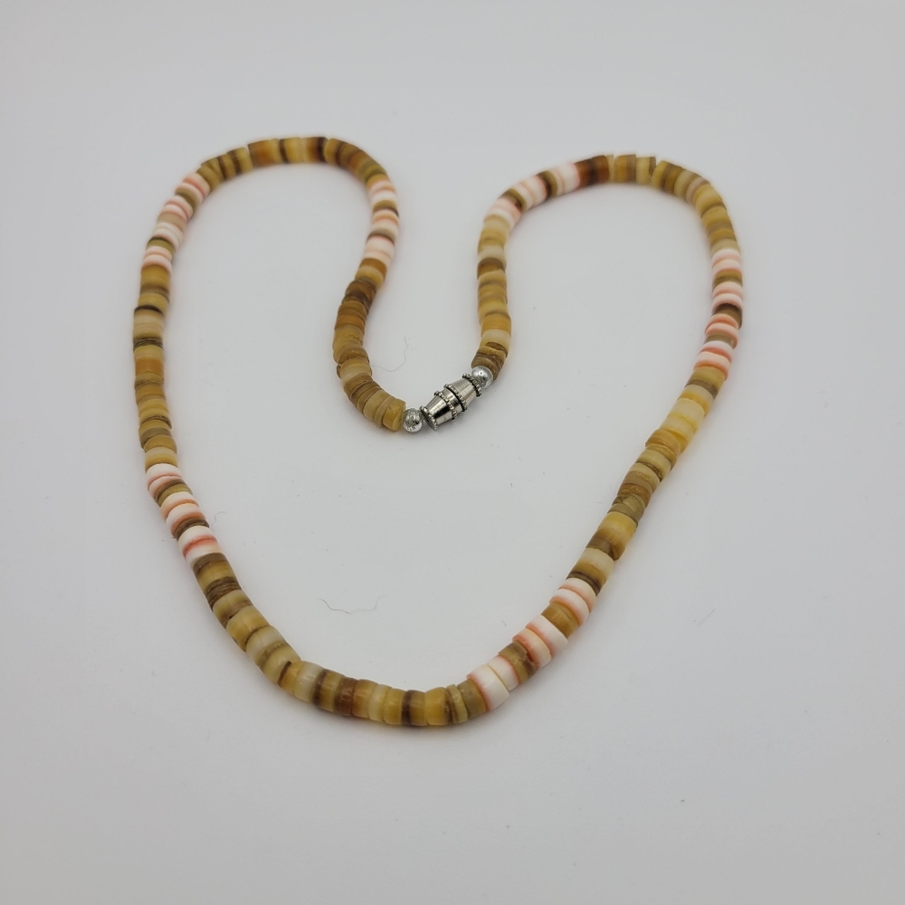 Vintage Hawaiin Puka Brown Lip Shell Necklace